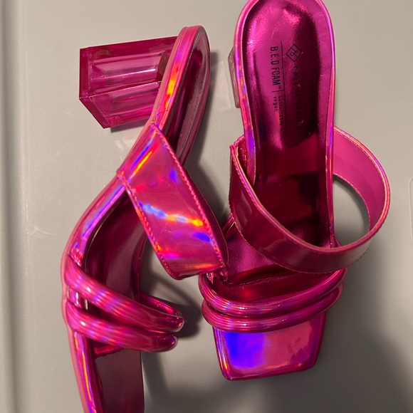 New - without tags. Call it Spring Kelena Sandal. Hot shimmer pink - Picture 2 of 6